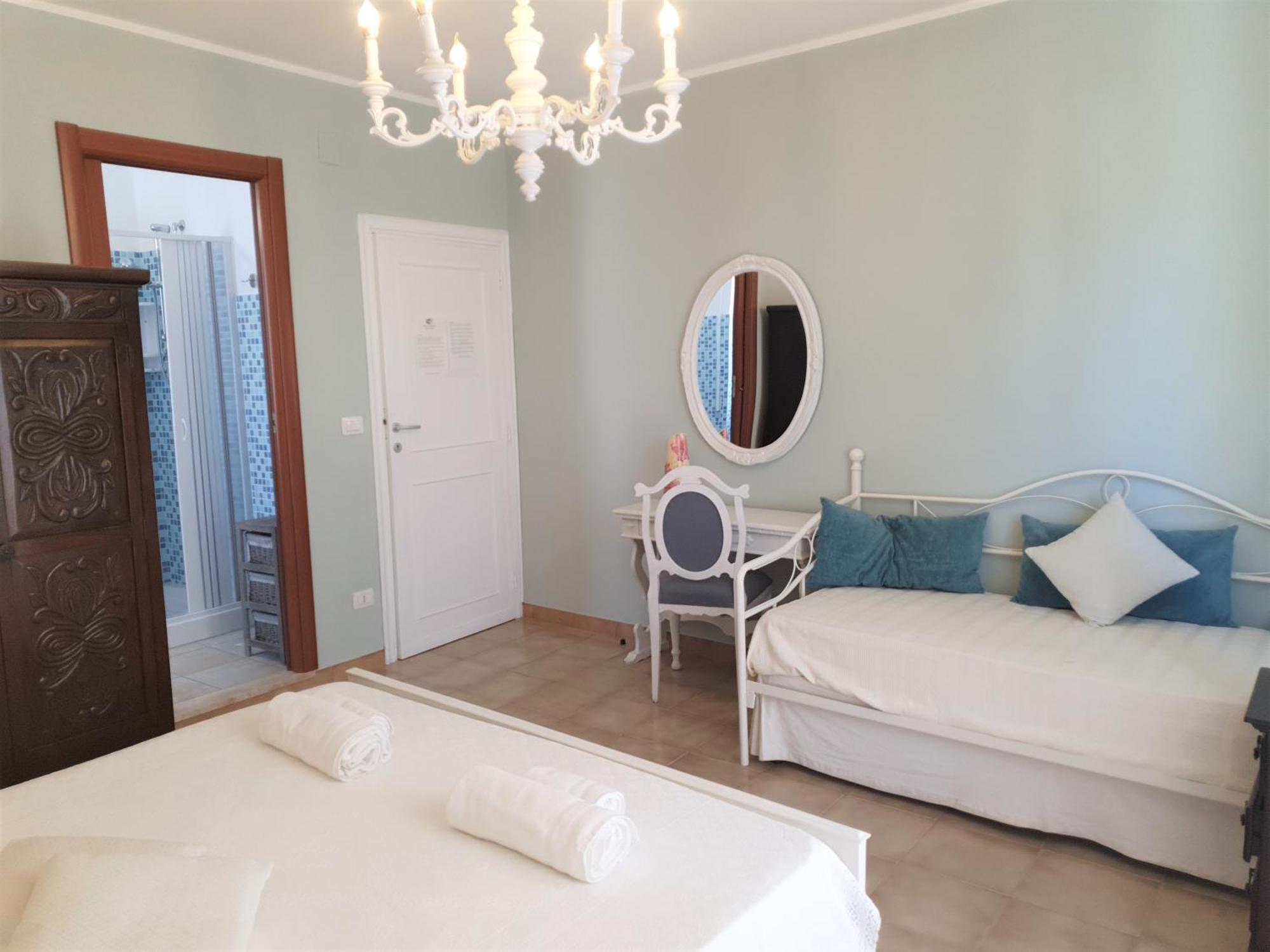 Blue Dolphin Guest House Alguer Exterior foto